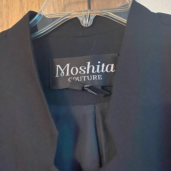Moshita contour woman’s embleshed suit set - Picture 6 of 13